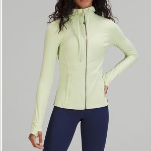 Lululemon Hooded Defined Jacket Nulu - Creamy mint, sz 4